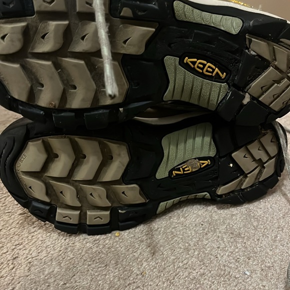 Keen winter boots size 8 women’s. Gently used. - Picture 2 of 2
